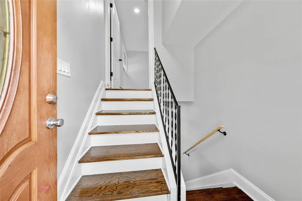 38 Moffitt Boulevard East Islip NY 11730