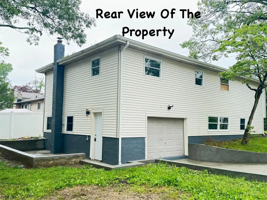 38 Moffitt Boulevard East Islip NY 11730
