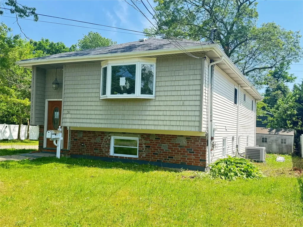 38 Moffitt Boulevard East Islip NY 11730