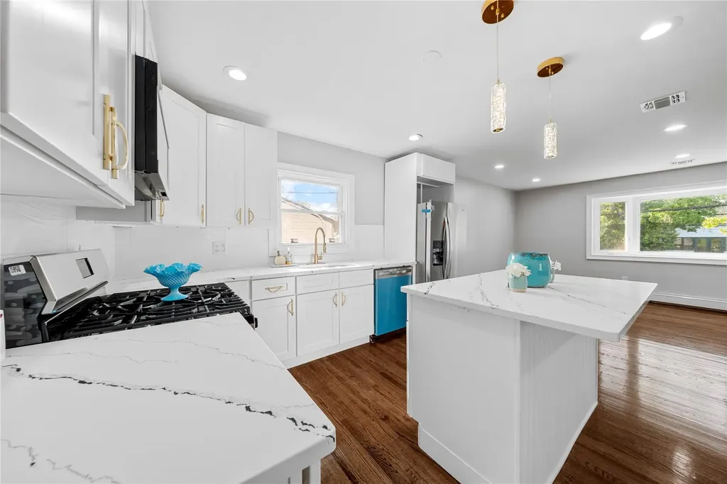 38 Moffitt Boulevard East Islip NY 11730