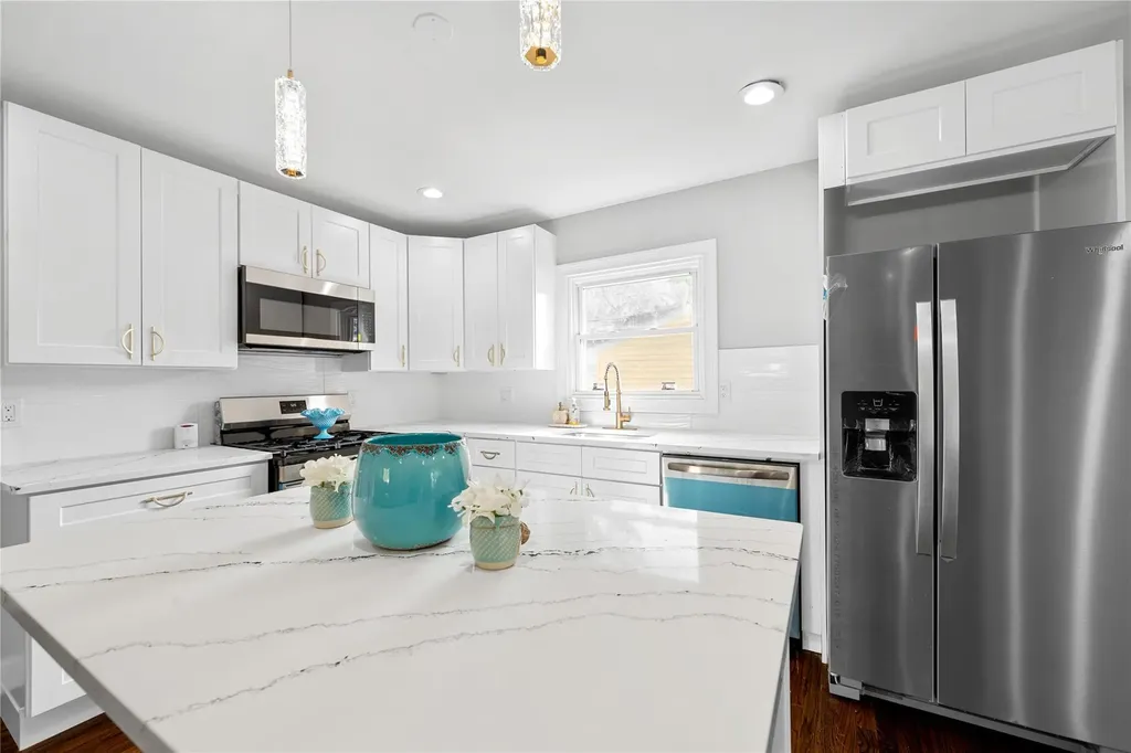 38 Moffitt Boulevard East Islip NY 11730