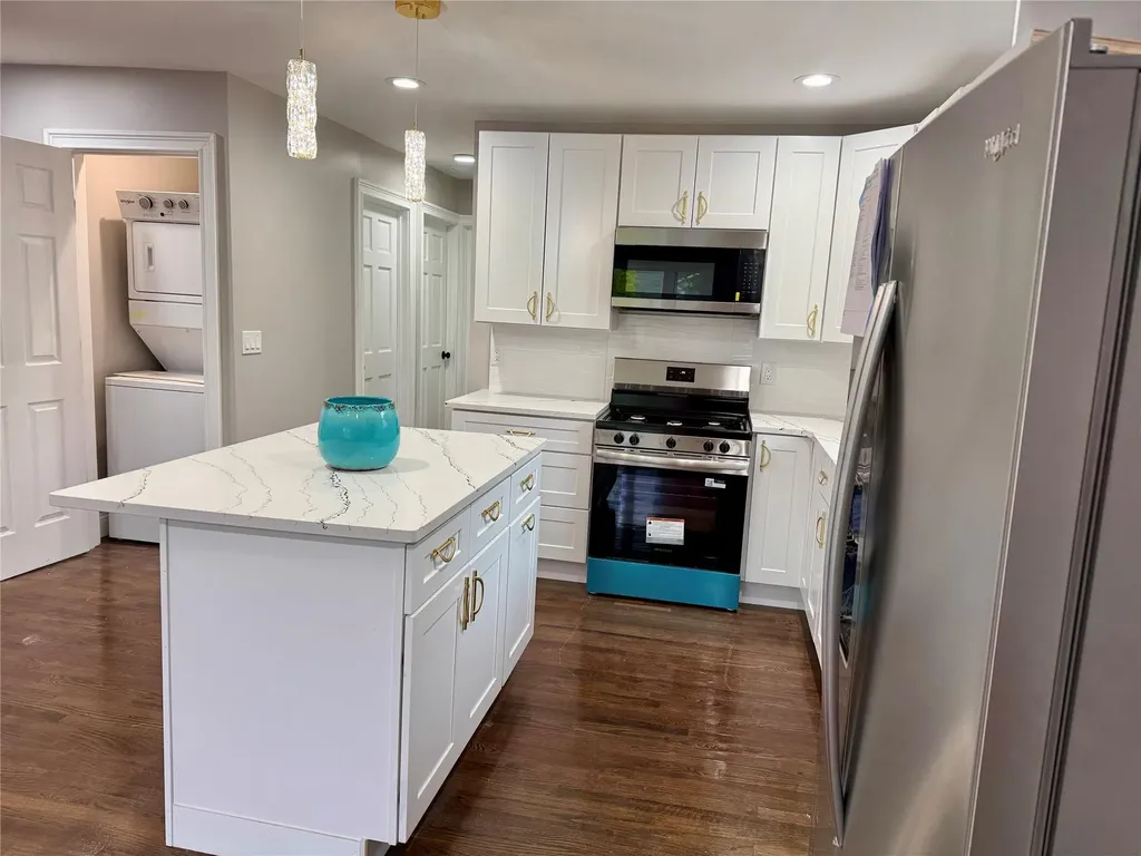 38 Moffitt Boulevard East Islip NY 11730