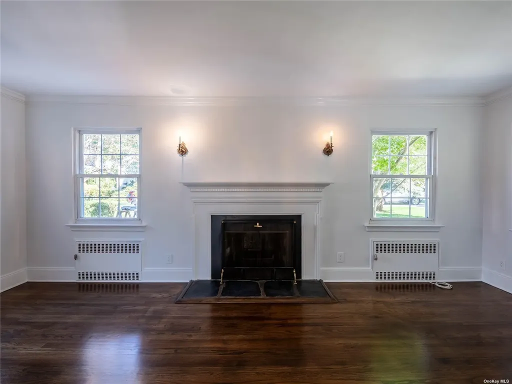 109 Chase Road Manhasset NY 11030