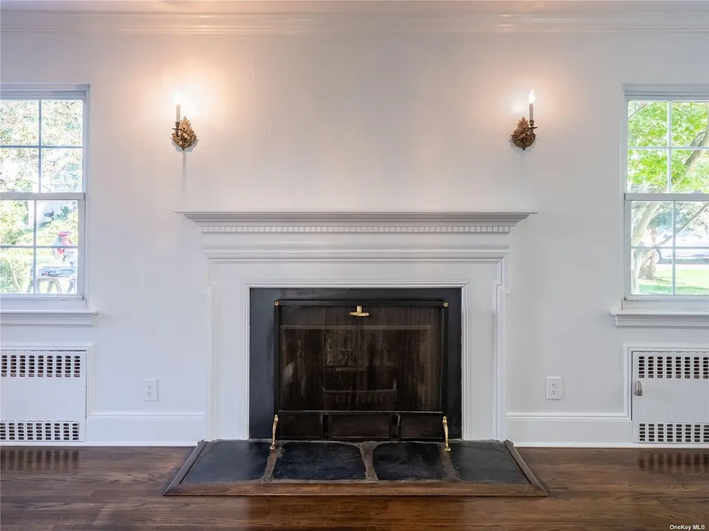 109 Chase Road Manhasset NY 11030