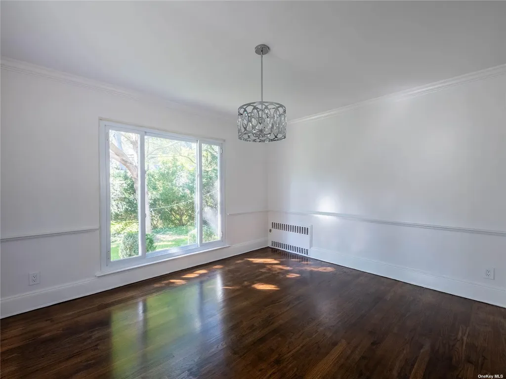 109 Chase Road Manhasset NY 11030