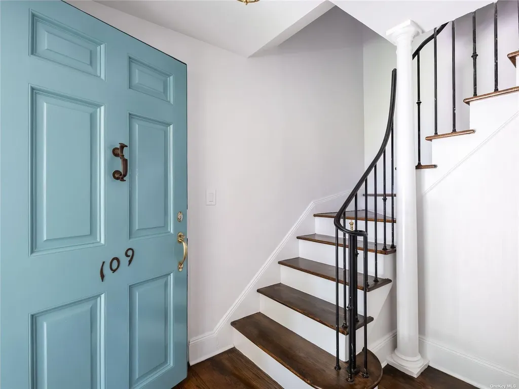 109 Chase Road Manhasset NY 11030