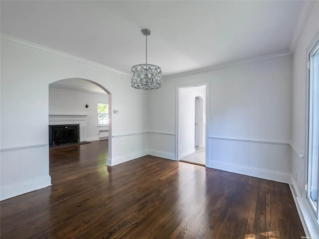 109 Chase Road Manhasset NY 11030