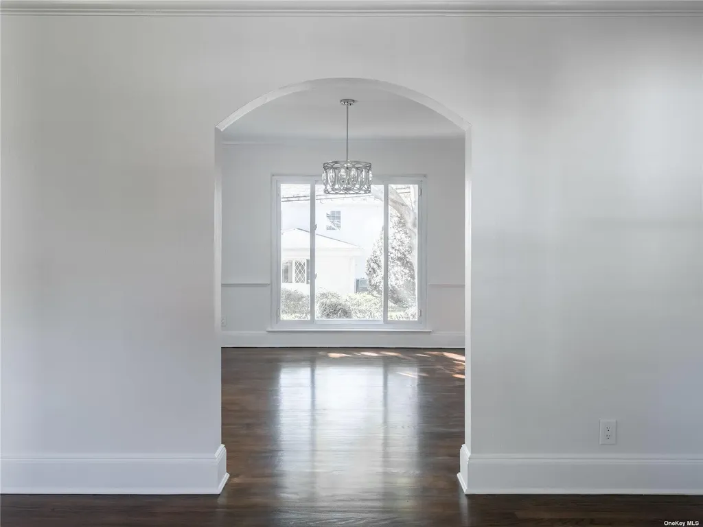 109 Chase Road Manhasset NY 11030