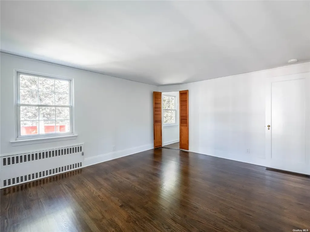 109 Chase Road Manhasset NY 11030