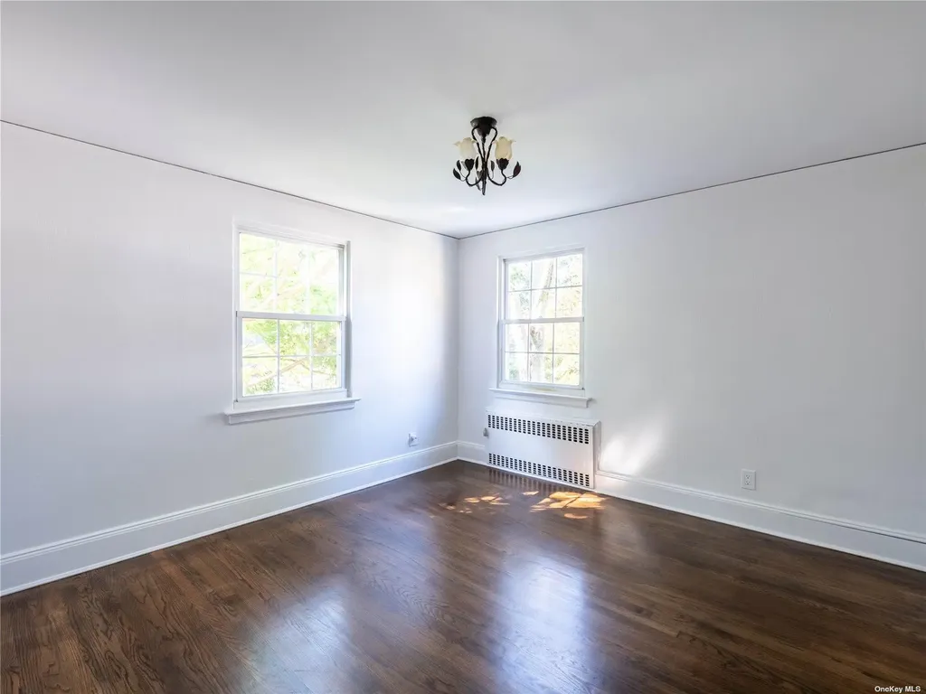 109 Chase Road Manhasset NY 11030