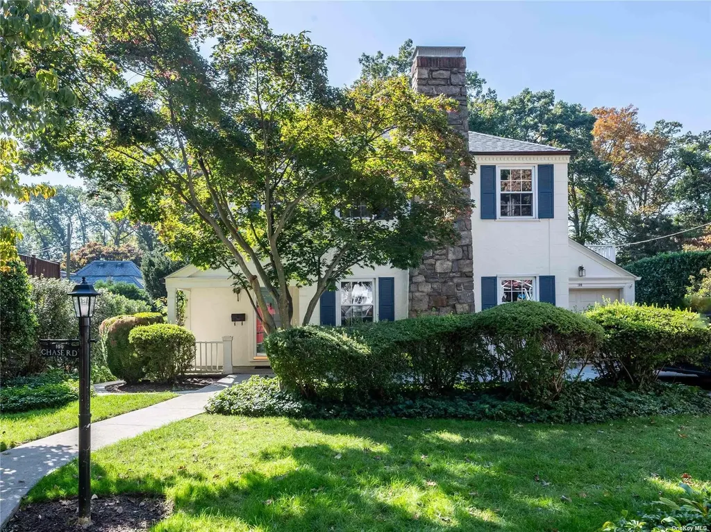 109 Chase Road Manhasset NY 11030