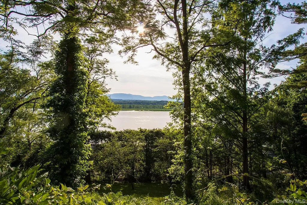 158 Greendale Road Hudson NY 12534