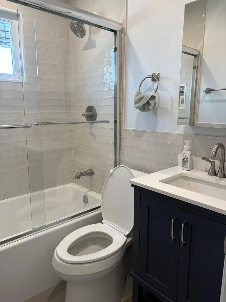 253 Sears Road West Islip NY 11795