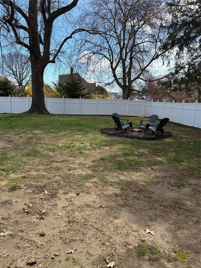 253 Sears Road West Islip NY 11795