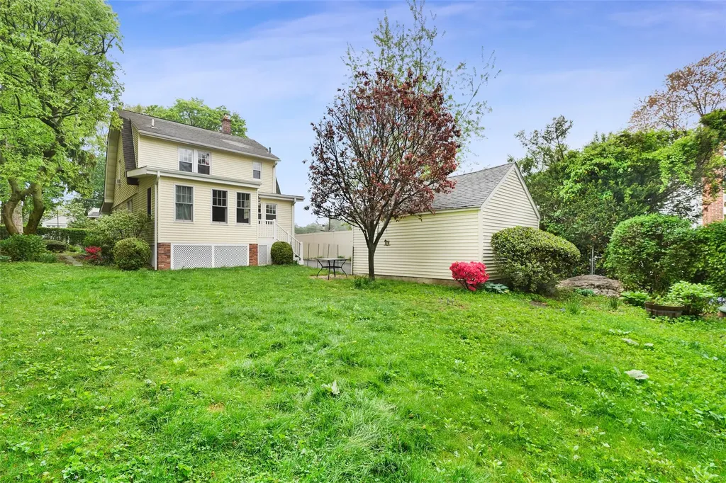 9 Hillcrest Road Bronxville NY 10708