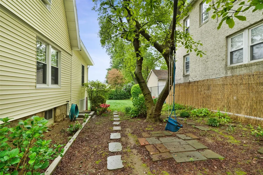 9 Hillcrest Road Bronxville NY 10708