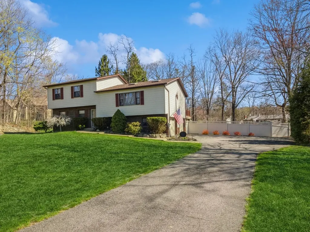 18 Newhard Place East Fishkill NY 12533