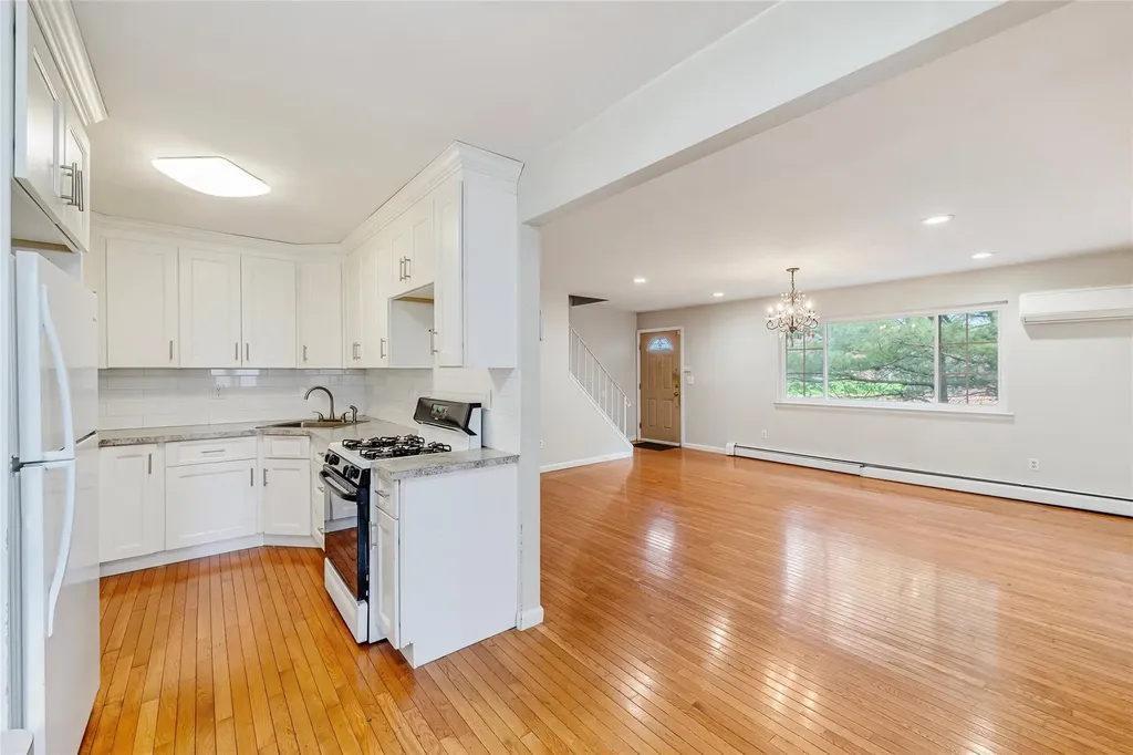 18/20 Wolfe Drive Spring Valley NY 10977