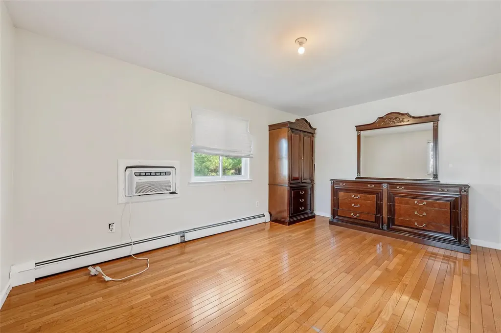 18/20 Wolfe Drive Spring Valley NY 10977