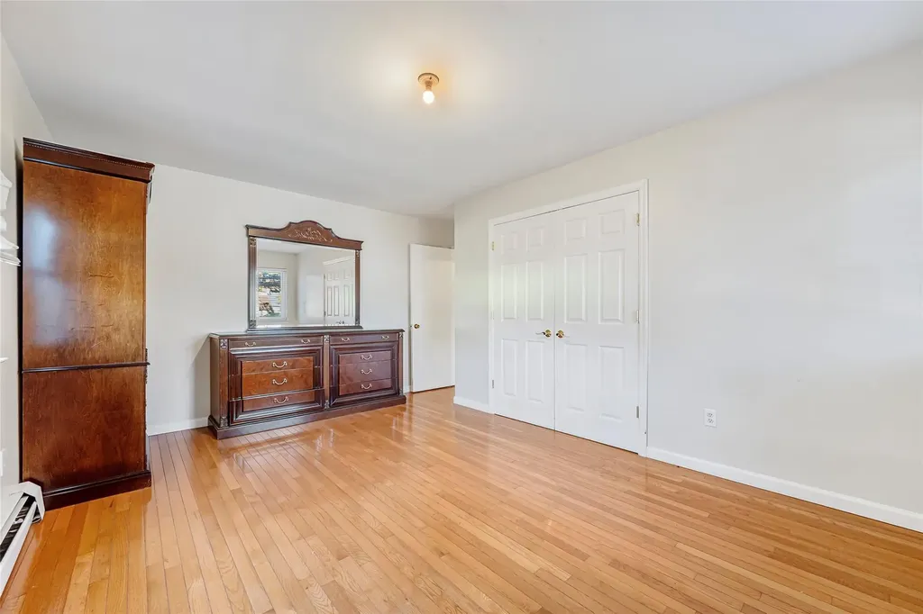 18/20 Wolfe Drive Spring Valley NY 10977
