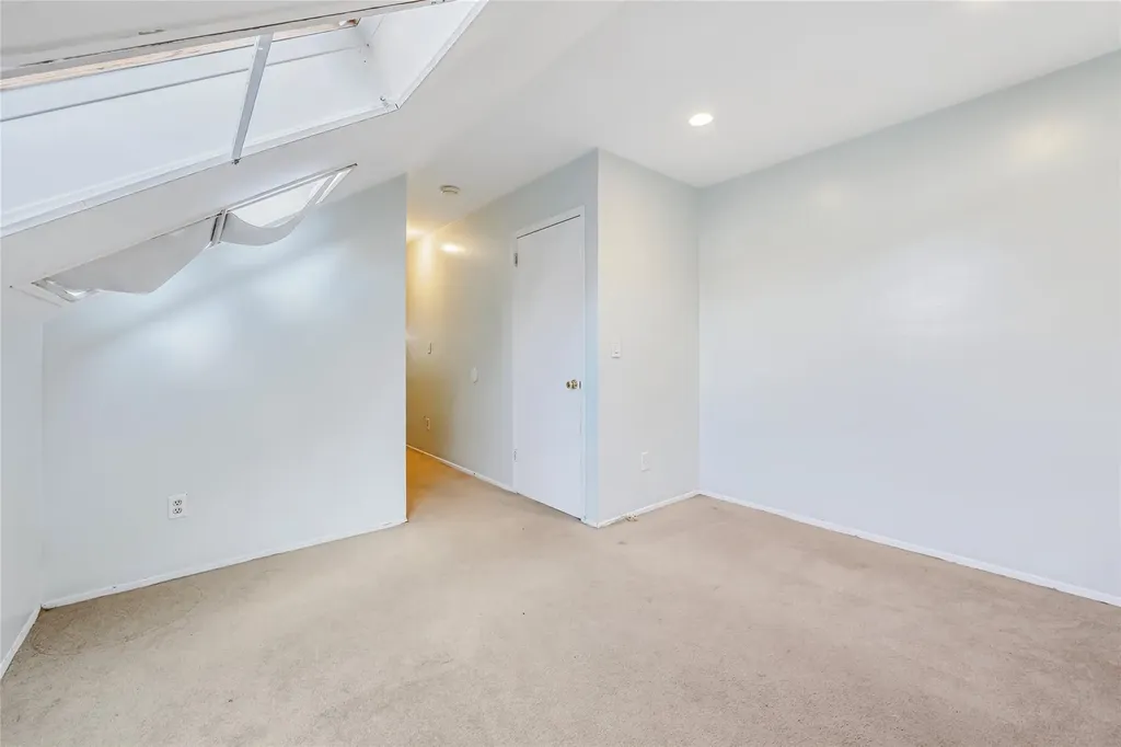 18/20 Wolfe Drive Spring Valley NY 10977
