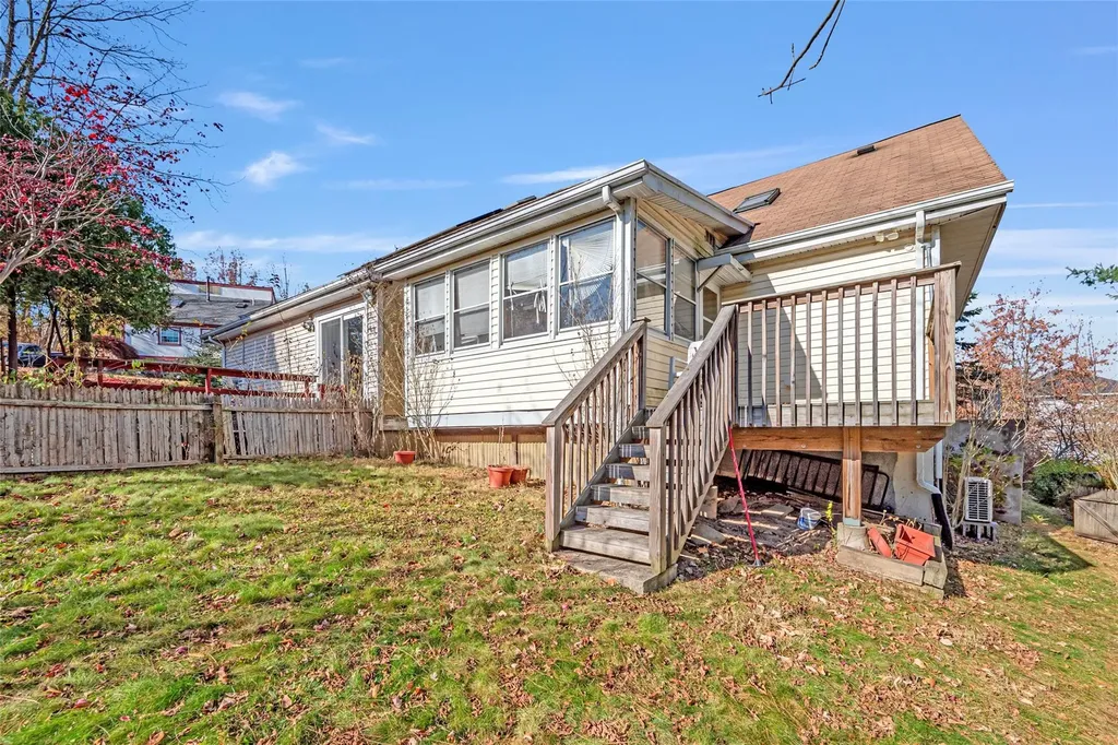 18/20 Wolfe Drive Spring Valley NY 10977
