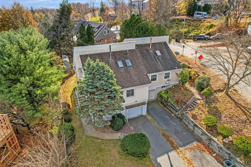 18/20 Wolfe Drive Spring Valley NY 10977