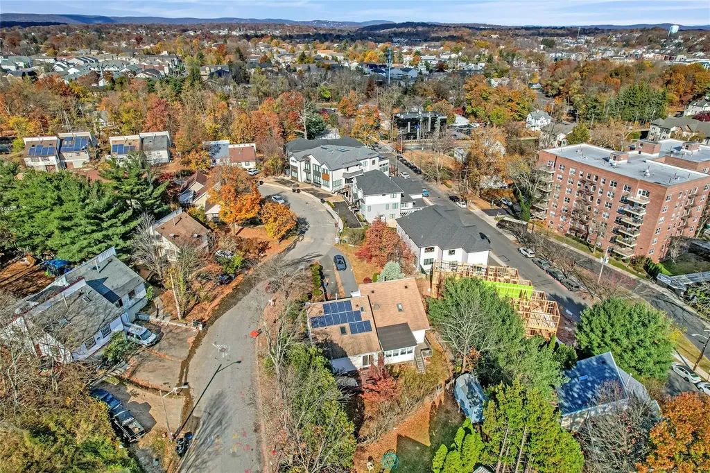 18/20 Wolfe Drive Spring Valley NY 10977