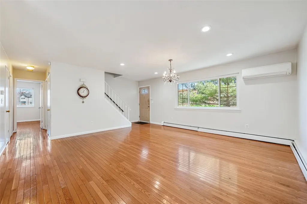 18/20 Wolfe Drive Spring Valley NY 10977