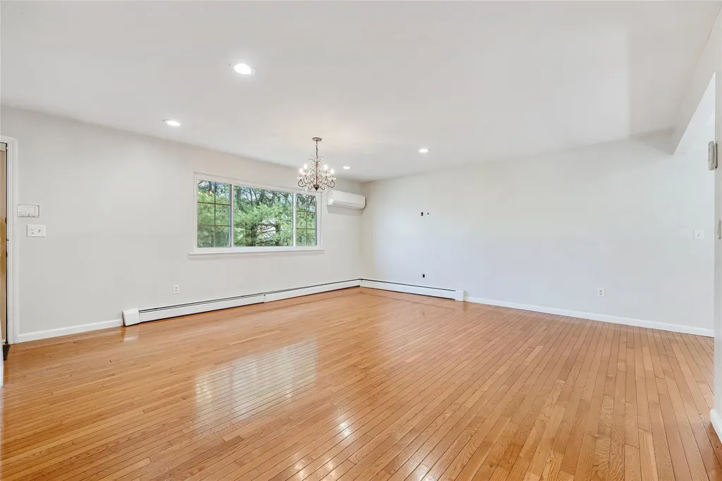 18/20 Wolfe Drive Spring Valley NY 10977