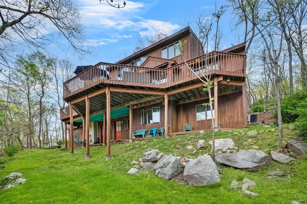 38 Ridgetop Drive Tomkins Cove NY 10986
