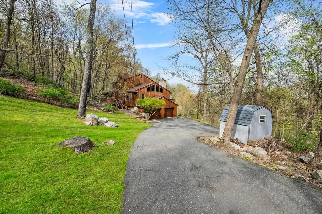 38 Ridgetop Drive Tomkins Cove NY 10986
