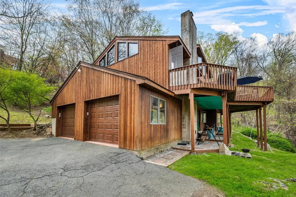 38 Ridgetop Drive Tomkins Cove NY 10986