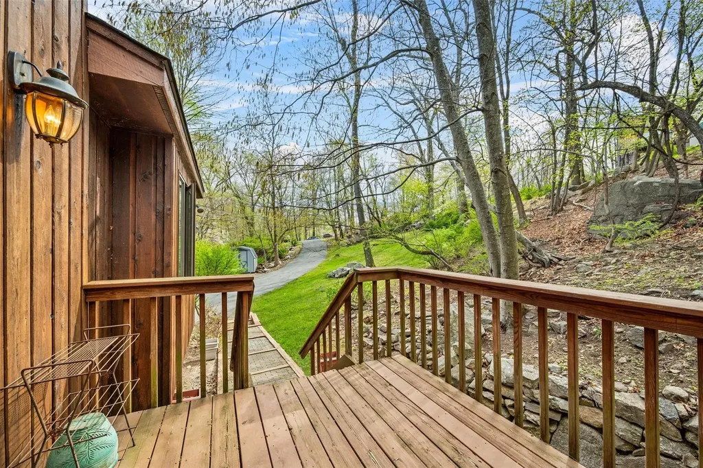 38 Ridgetop Drive Tomkins Cove NY 10986