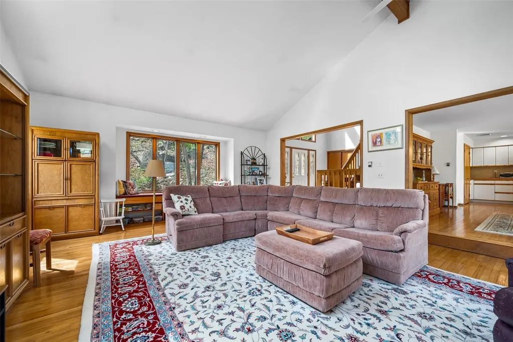 38 Ridgetop Drive Tomkins Cove NY 10986