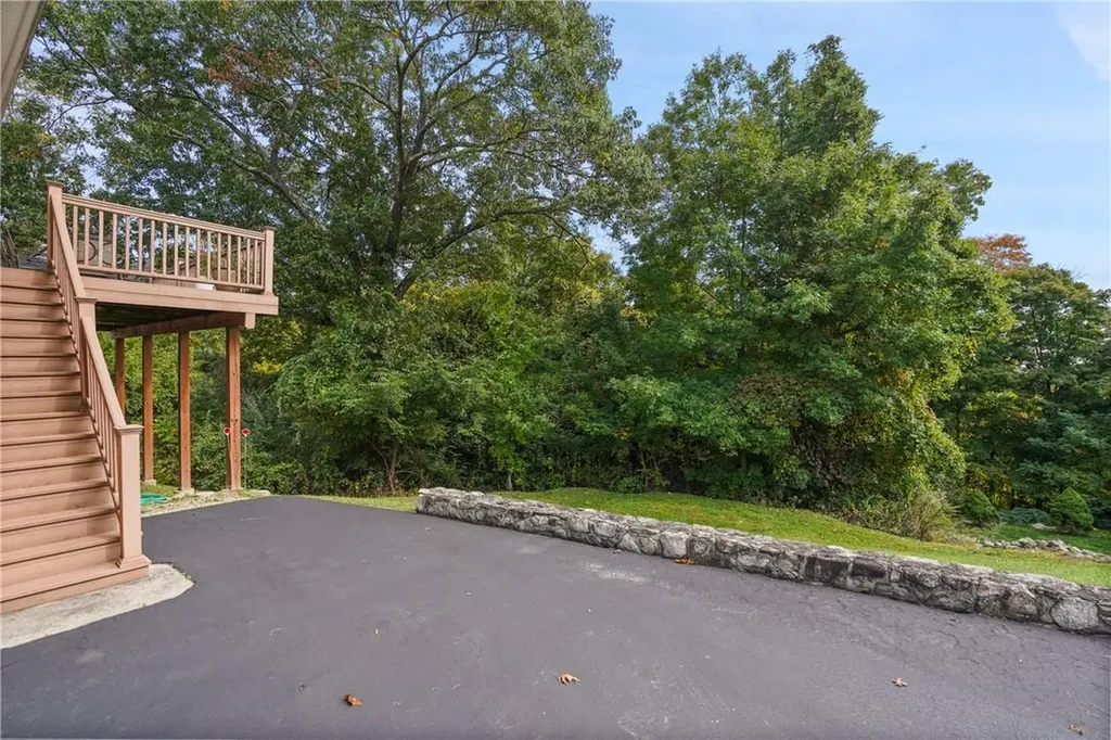 28 Perch Drive Mahopac NY 10541
