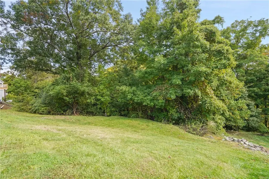 28 Perch Drive Mahopac NY 10541