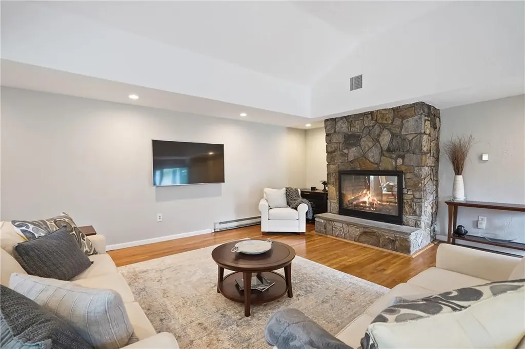 28 Perch Drive Mahopac NY 10541