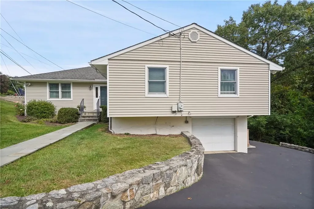 28 Perch Drive Mahopac NY 10541