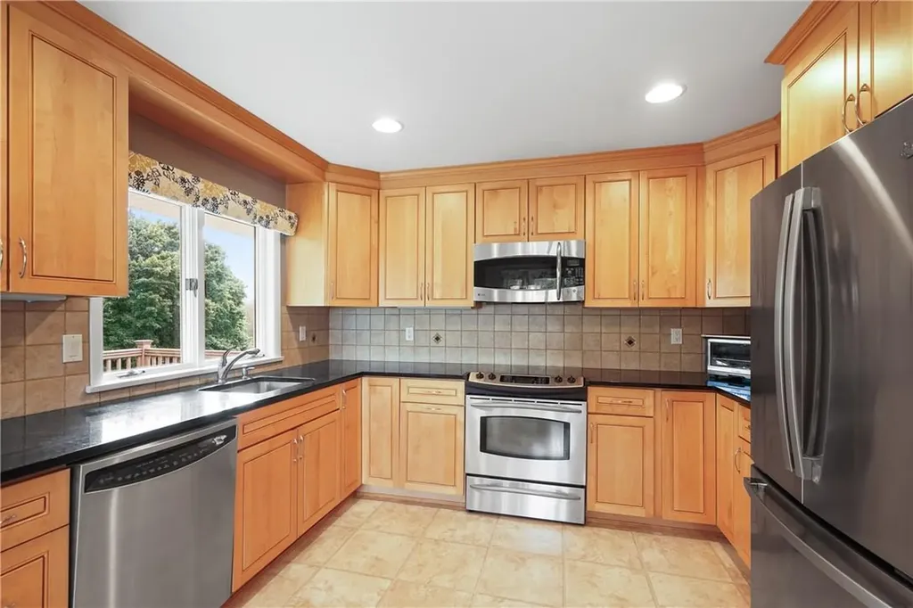 28 Perch Drive Mahopac NY 10541