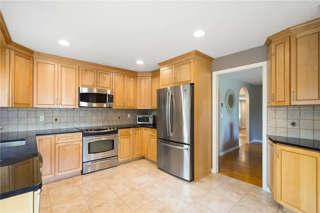 28 Perch Drive Mahopac NY 10541