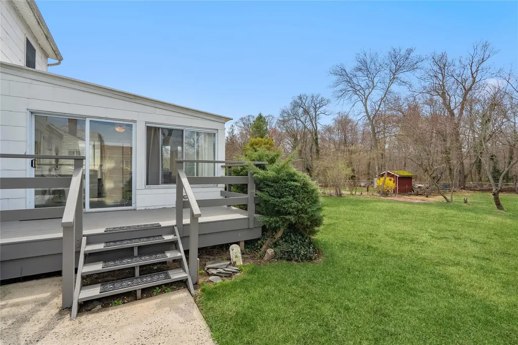 281 Meadowbrook Road Merrick NY 11566