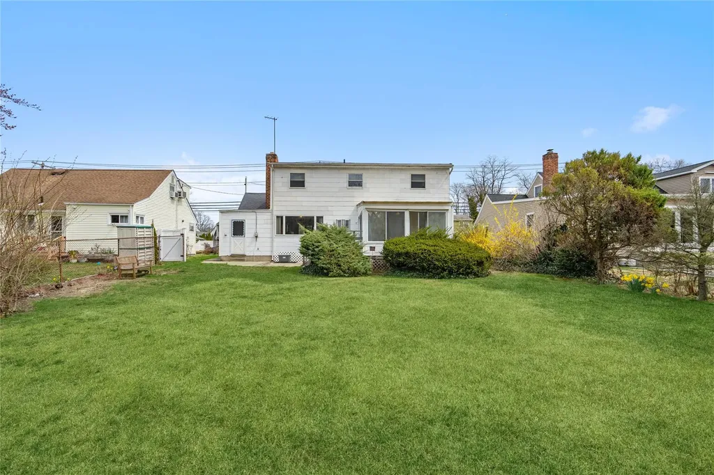 281 Meadowbrook Road Merrick NY 11566
