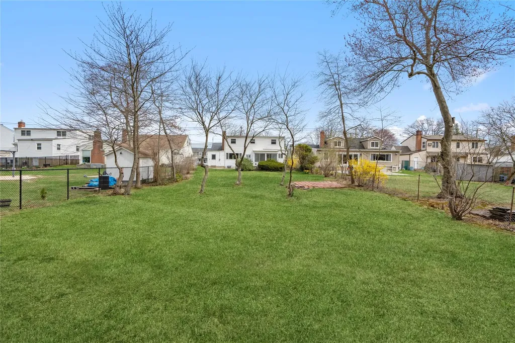 281 Meadowbrook Road Merrick NY 11566