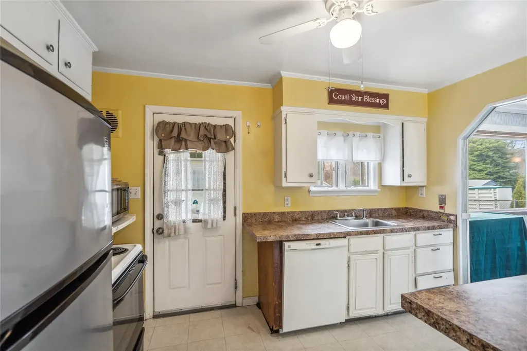 281 Meadowbrook Road Merrick NY 11566