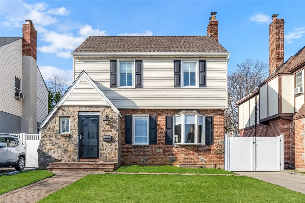 16643 24th Road Whitestone NY 11357
