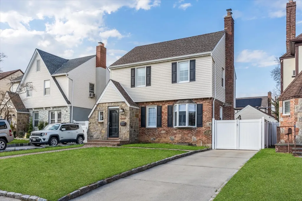 16643 24th Road Whitestone NY 11357