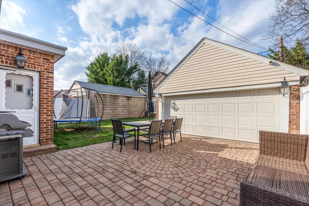 16643 24th Road Whitestone NY 11357