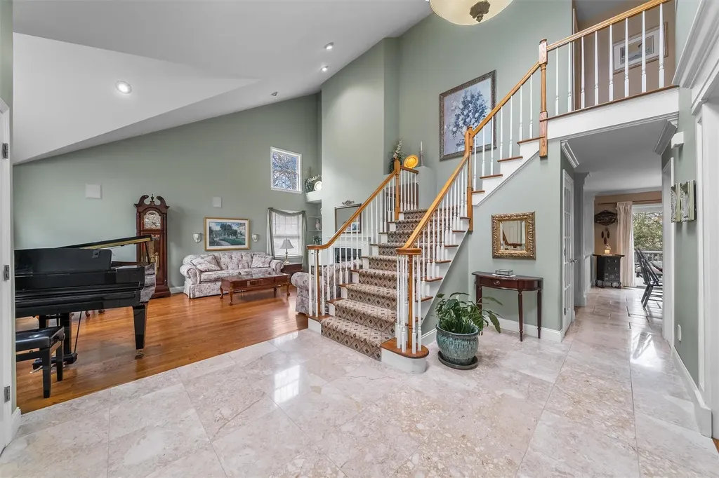 40 Watergate Drive Amawalk NY 10501
