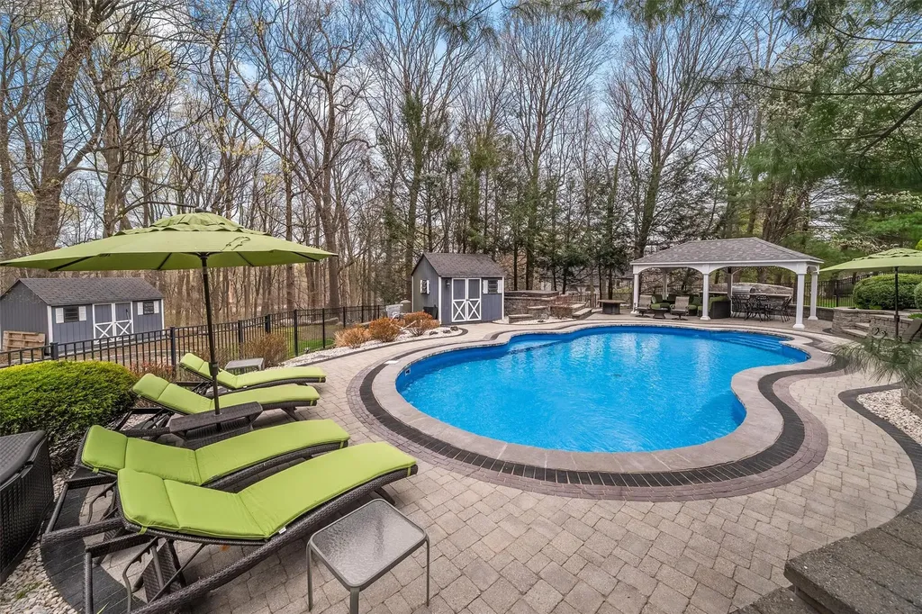 40 Watergate Drive Amawalk NY 10501